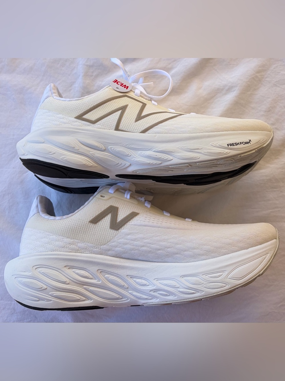 New Balance NWT NIB Brand New White Running Shoes Sz 10W Wide